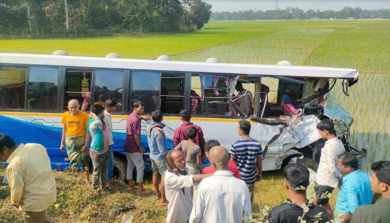 Two killed as bus collides with covered van in Cox’s Bazar