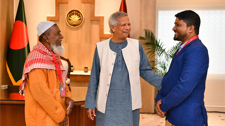 Consider me as Rangpur adviser’, Dr Yunus tells Sayed’s family