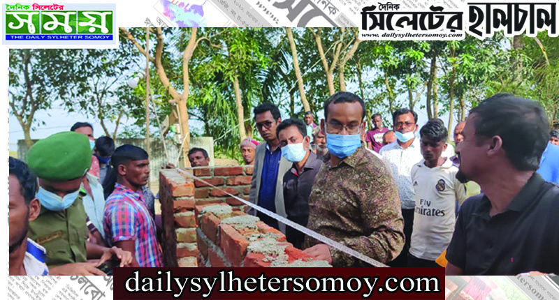 ভূমিহীন ও গৃহহীনদের জন্য গৃহনির্মাণ কাজ পরিদর্শনে সুনামগঞ্জের জেলা প্রশাসক