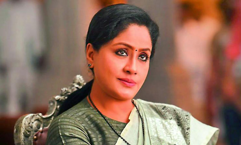 বিজেপিতে যাচ্ছেন অভিনেত্রী বিজয়শান্তি!