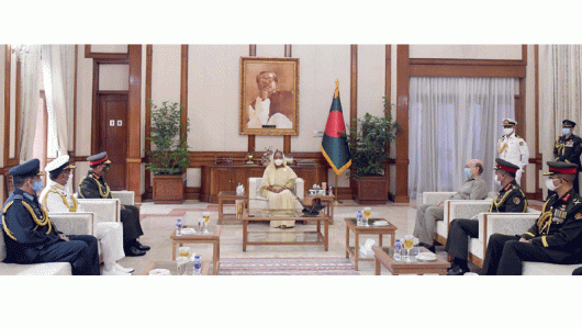 প্রধানমন্ত্রীর সঙ্গে তিন বাহিনী প্রধানের সৌজন্য সাক্ষাৎ