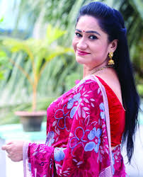 অপেক্ষায় মনিরা মিঠুর একাধিক ছবি