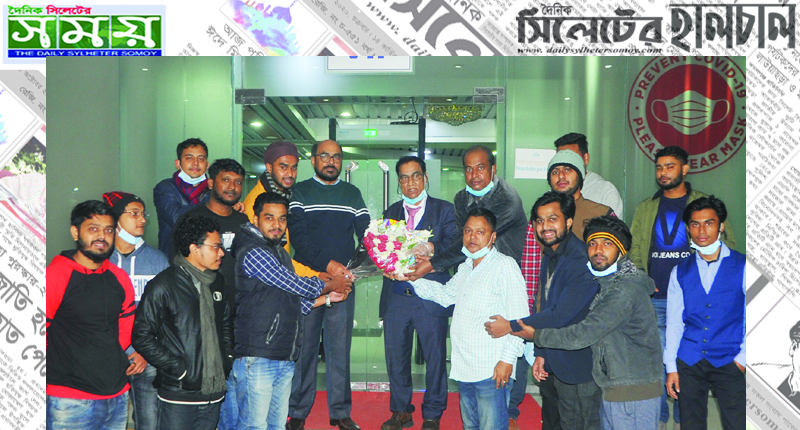 প্রবাসী আ’লীগ নেতা বদরুল ইসলামকে বিমানবন্দরে সংবর্ধনা