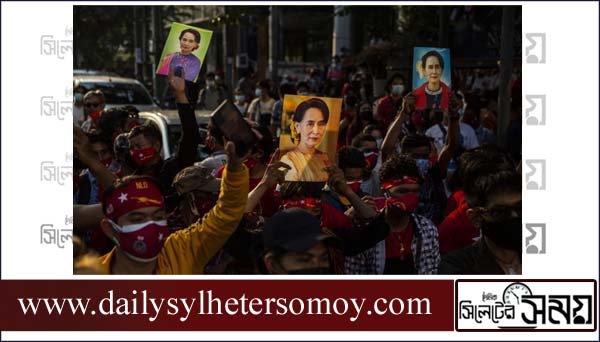 মিয়ানমারে ফোন ও ইন্টারনেটের পর এবার ফেসবুক বন্ধ