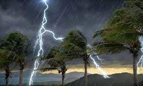 আম কুড়াতে গিয়ে বজ্রপাতে স্কুলছাত্রের মৃত্যু