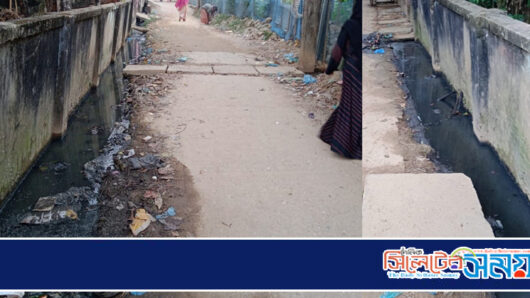 বালুচরে রাস্তার পাশে নর্দমা : স্থানীয়দের দুর্ভোগ