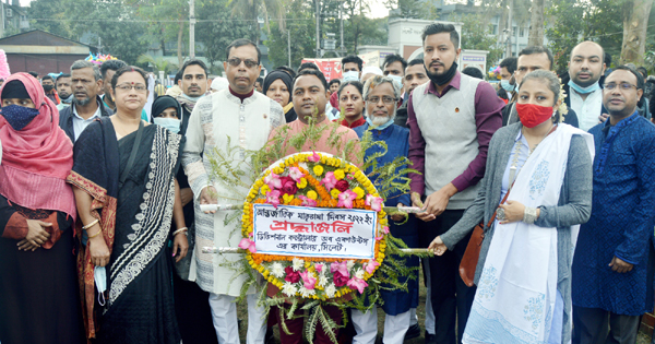 আন্তর্জাতিক মাতৃভাষা ও মহান শহীদ দিবসে ডিভিশনাল কন্ট্রোলার অব একাউন্টস্’র শ্রদ্ধাঞ্জলি