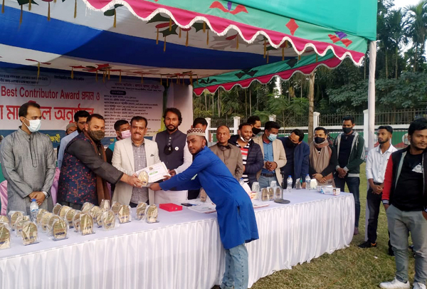 ‘শিক্ষার্থীদের পাশে শিক্ষার্থী’ সংগঠনের “বেস্ট কন্ট্রিবিউটর এ্যাওয়ার্ড” প্রদান সম্পন্ন