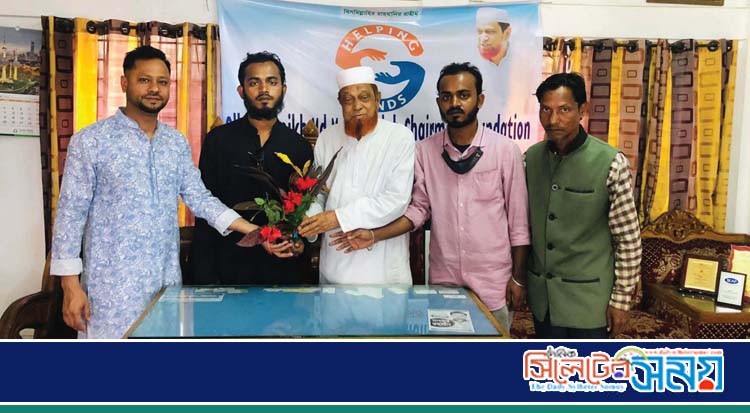 সাংবাদিক টিপুকে মকন ফাউন্ডেশনের সংবর্ধনা