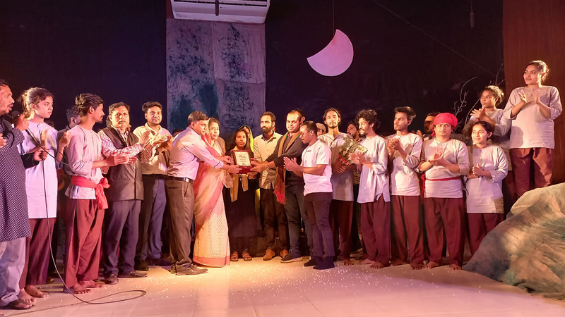 বড়লেখায় ‘পানিবালা’র প্রশসংনীয় মঞ্চায়ন