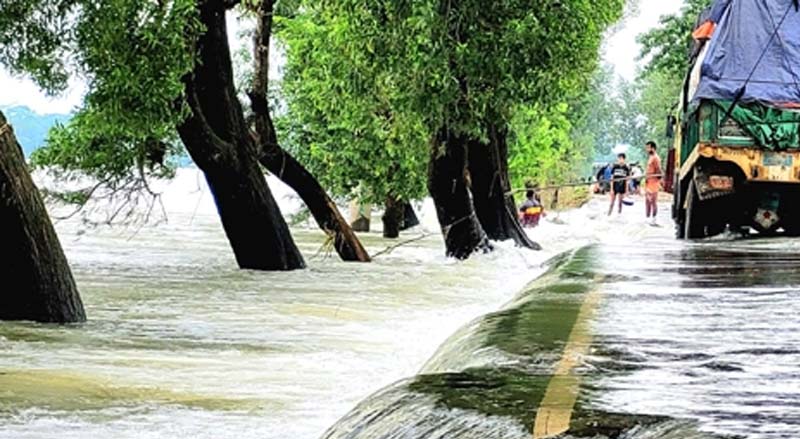 দেশে বন্যায় মৃত্যু বেড়ে ৮২