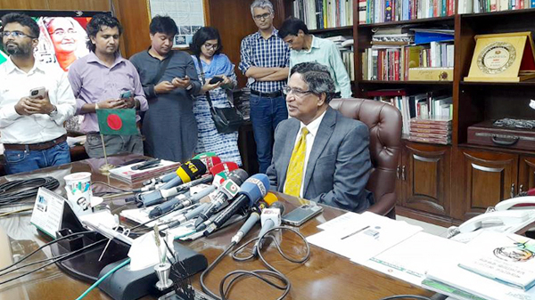যুক্তরাষ্ট্রের নিষেধাজ্ঞার হুশিয়ারিতে সরকার ভীত নয়: কৃষিমন্ত্রী