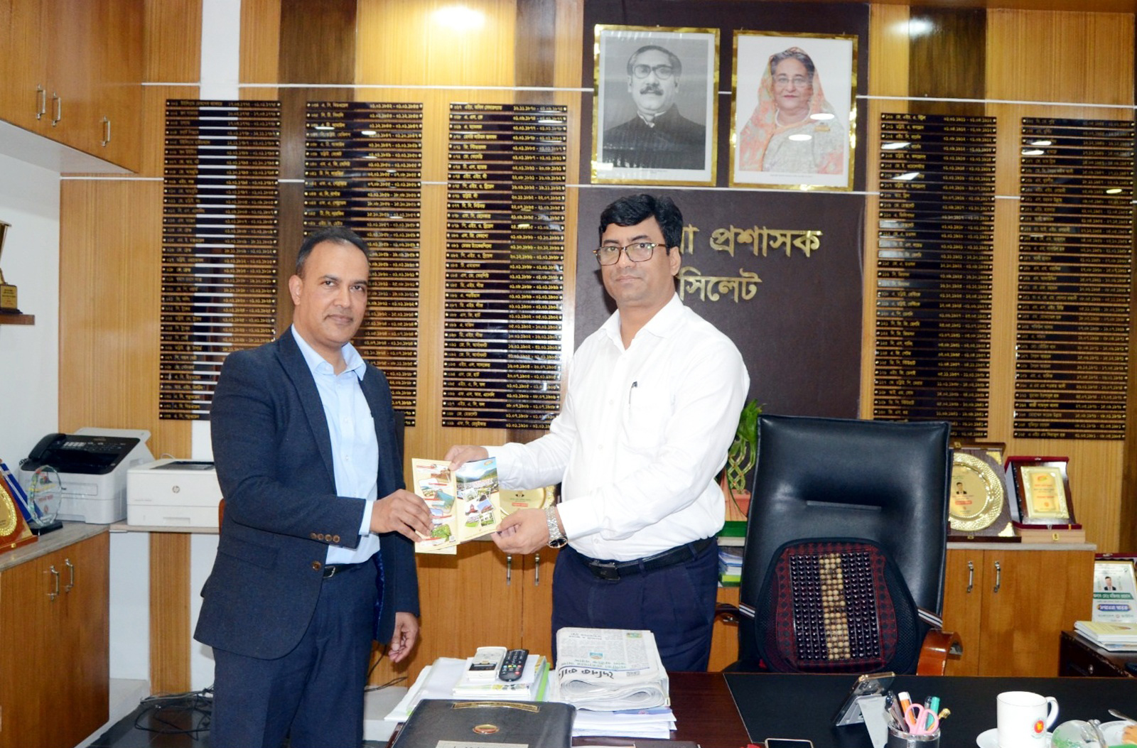 জেলা প্রশাসকের সাথে কভেন্ট্রি সিটি ইউকের কাউন্সিলরের সৌজন্য সাক্ষাত