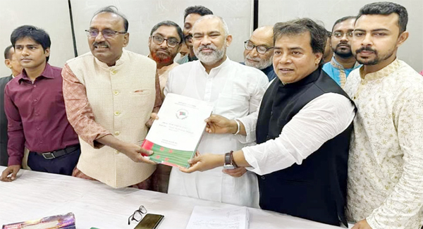 সিলেট-৬ আসনে মনোনয়নপত্র জমা দিলেন আফসার খান সাদেক