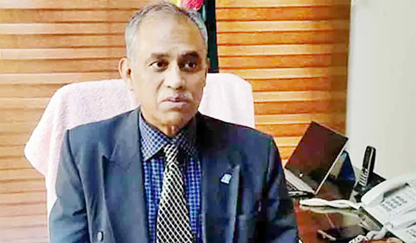 সুনির্দিষ্ট অভিযোগ ছাড়া প্রশাসনের রদবদল হবে না: ইসি আলমগীর