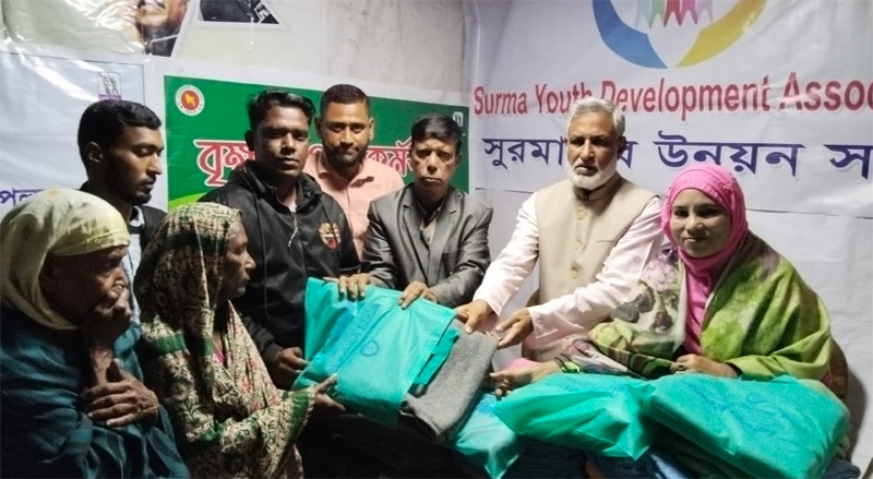 শীতার্ত মানুষজনকে শীত বস্ত্র দিলো আনোয়ার ফাউন্ডেশন ইউকে