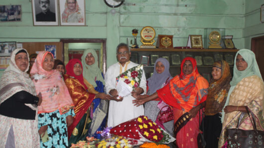 শফিকুর চৌধুরীকে খাদিমপাড়া ইউনিয়ন মহিলা আ. লীগের শুভেচ্ছা