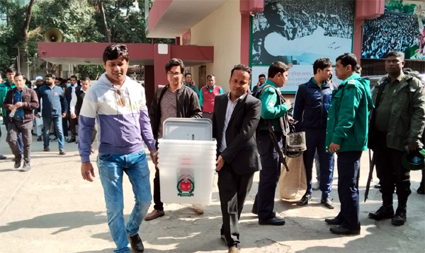 বিশ্বনাথে ভোট গ্রহণের প্রস্তুতি সম্পূর্ণ: কেন্দ্রে কেন্দ্রে পৌছাল সরঞ্জামাদী