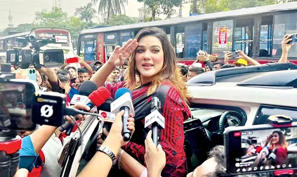 শোডাউন দেবেন মাহিয়া মাহি