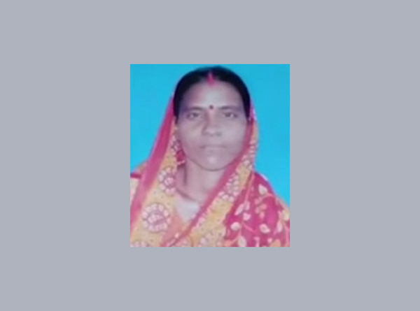 বেকারত্বের হতাশায় স্ত্রীকে কুপিয়ে খুন স্বামীর