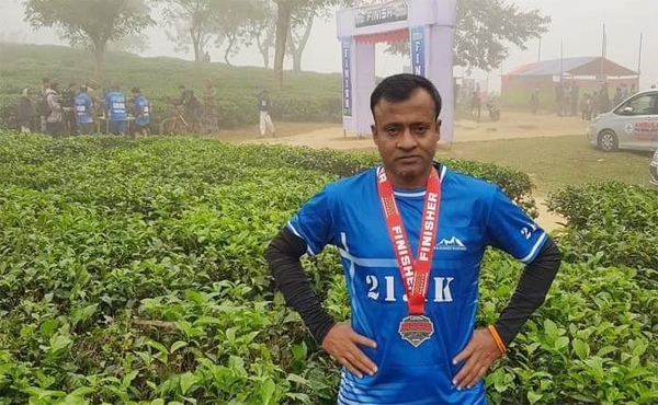 ৫০ কি.মি মেরিন ড্রাইভ আল্ট্রা ম্যারাথনে বিশ্বনাথের জিয়া উদ্দিনের অংশগ্রহন