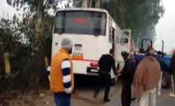 পাঞ্জাবে বাস ও ট্রাকের সংঘর্ষে ৩ পুলিশ কর্মী নিহত 