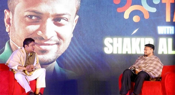 মাগুরা জেলা কৃষিনির্ভর হওয়ায় কৃষিকে বেশি প্রধান্য দিতে হবে: সাকিব