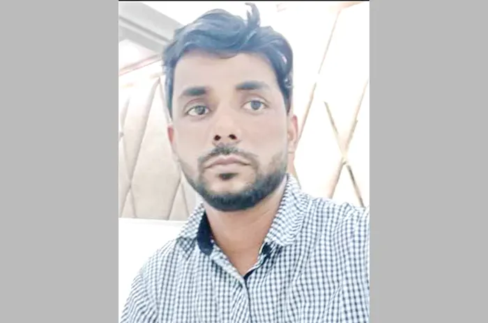 আন্দোলনে গুলিবিদ্ধ রকিবুল মারা গেছেন