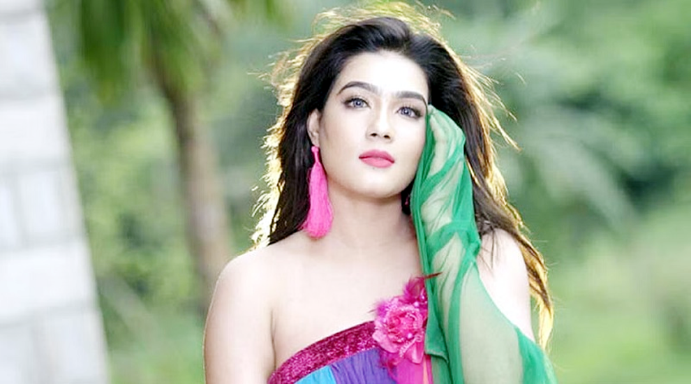 বাসায় যা আছে তাই দিয়ে সহযোগিতার হাত বাড়িয়ে দেন: মাহি
