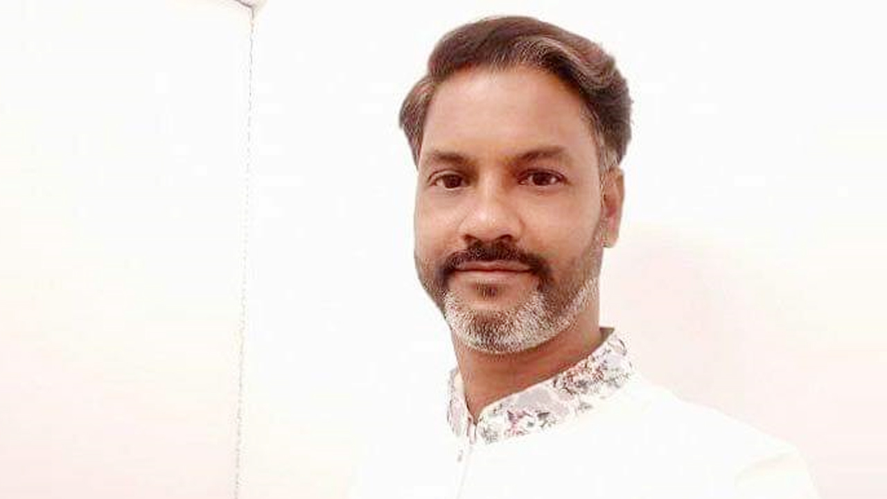 ত্রাণ লুট করে পদ হারালেন বিএনপি নেতা