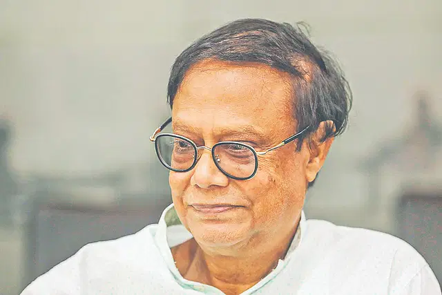 দুর্বল ব্যাংককে টাকা ছাপিয়ে আর সহায়তা দেওয়া হবে না: গভর্নর