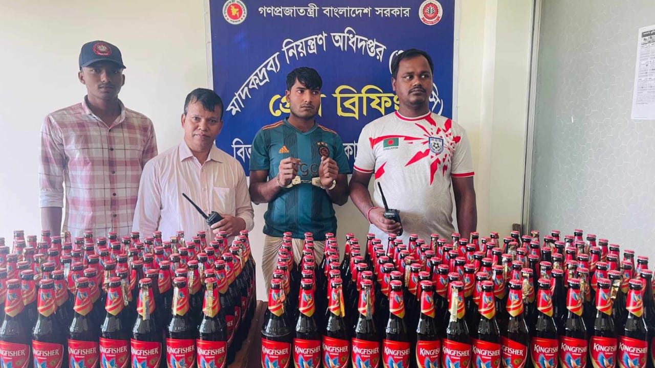 জৈন্তাপুরে ২০৮ বোতল ভারতীয় মদ সহ ১জনকে আটক