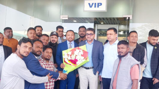 যুক্তরাজ্য স্বেচ্ছাসেবক দলের সভাপতি শাহীনকে বিমানবন্দরে সংবর্ধনা