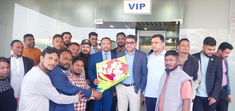 যুক্তরাজ্য স্বেচ্ছাসেবক দলের সভাপতি শাহীনকে বিমানবন্দরে সংবর্ধনা