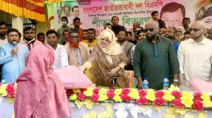 বিশ্বনাথে ৩ শতাধিক মানুষের হাতে শীতবস্ত্র তুলে দিলেন ইলিয়াসপত্নী লুনা