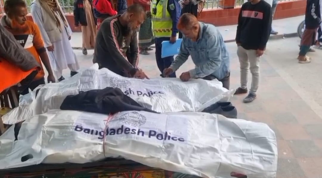 বাস-ট্রাকের মুখোমুখি সংঘর্ষে চালক সহ ২ জন নিহত, আহত-৩