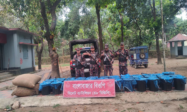 বিজিবির অভিযানে ১ কোটি ৭৪ লক্ষাধিক টাকার চোরাচালান জব্দ