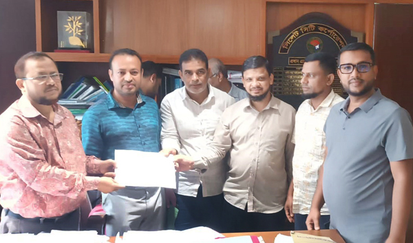 জলাবদ্ধতা নিরসন ও ড্রেন নির্মাণের দাবিতে সিসিকের প্রশাসক বরাবরে স্মারকলিপি প্রদান