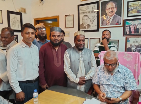 সাবেক মেয়র আরিফের সাথে জেলা ওলামাদল নেতৃবৃন্দের সৌজন্য সাক্ষাৎ