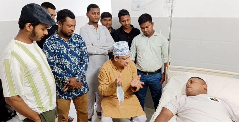 ২৫নং ওয়ার্ড বিএনপির ছাত্র বিষয়ক সম্পাদক নজমুলের শয্যাপাশে কয়েস লোদী