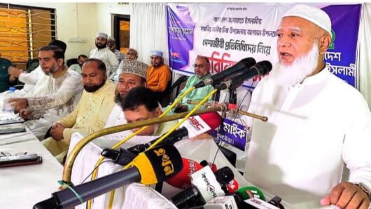 আল্লাহ যেন তার হাতে রাষ্ট্রের ক্ষমতা তুলে দেন- ডা. শফিকুর রহমান