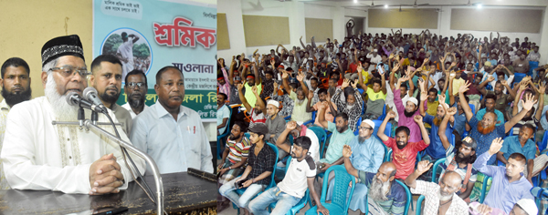 সিলেট জেলা রিক্সা শ্রমিক ইউনিয়নের বিশাল শ্রমিক সমাবেশ অনুষ্ঠিত