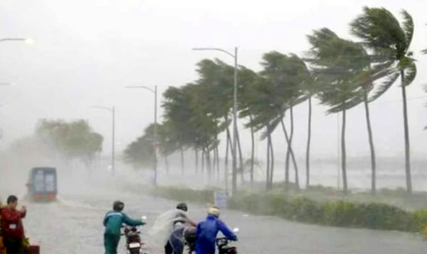 ১৪ জেলায় ৬০ কিমি বেগে ঝড়বৃষ্টির শঙ্কা