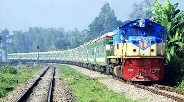 দুর্গাপূজা উপলক্ষে ৪ জোড়া স্পেশাল ট্রেন