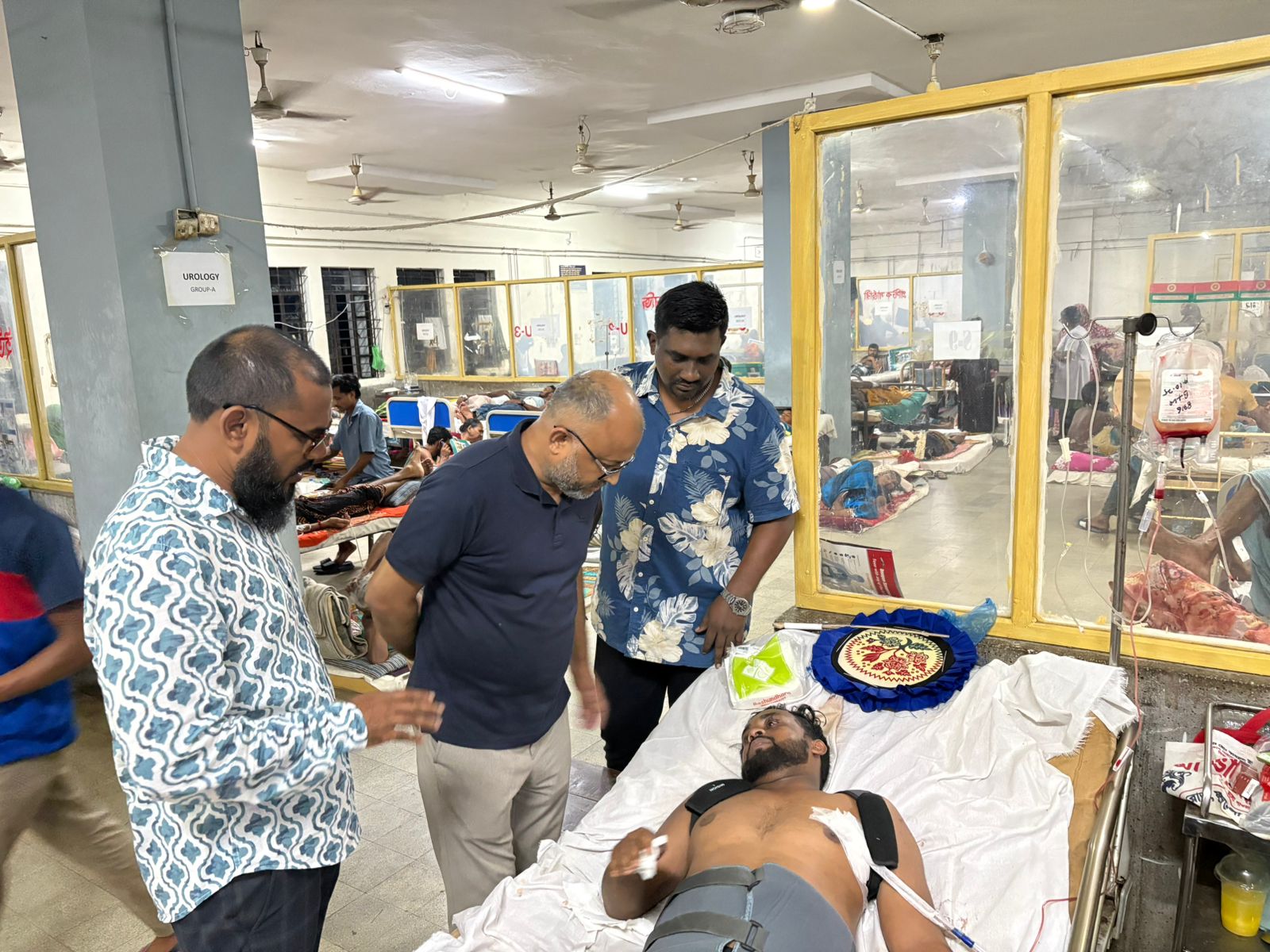 কর্মীর দুর্ঘটনার খবর শুনে ঢাকা থেকে ফিরে সরাসরি হাসপাতালে ছুটলেন শরিফুল হক সাজু