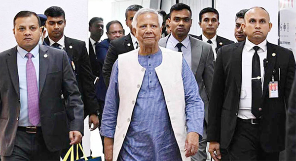 নিউইয়র্ক সফর শেষে দেশে ফিরলেন প্রধান উপদেষ্টা