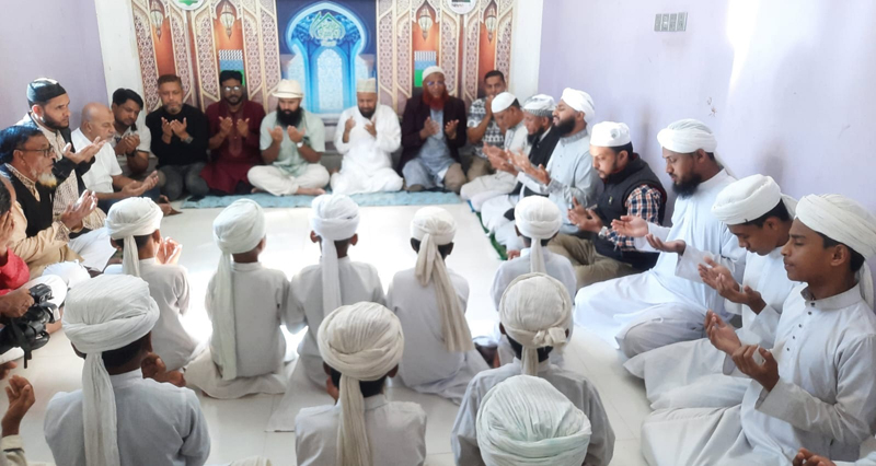 বেগম খালেদা জিয়ার সুস্থতা কামনা করে এম এ মালিকের দোয়া মাহফিল