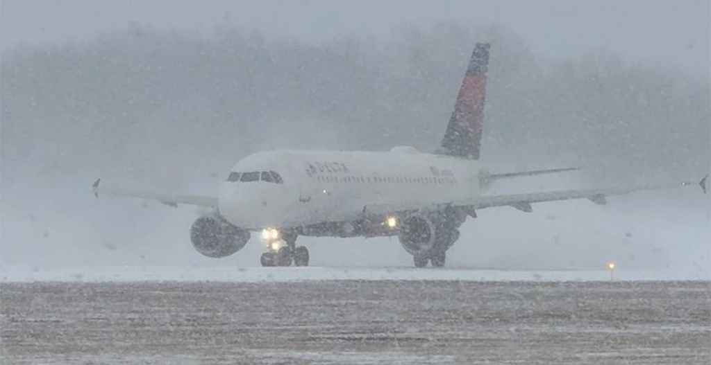 শীতকালীন ঝড়ে বিপর্যস্ত যুক্তরাষ্ট্র, ১৩ হাজার ফ্লাইট বাতিল