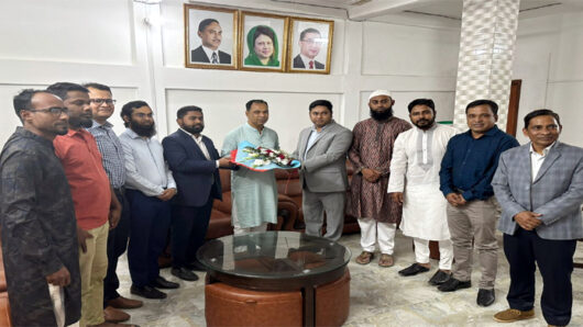 নবনির্বাচিত এমপি কয়ছর এম আহমদকে জগন্নাথপুর উপজেলা প্রশাসনের ফুলেল শুভেচ্ছা