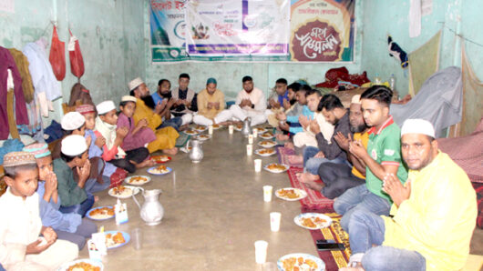 মাদ্রাসার এতিম শিক্ষার্থীদের নিয়ে জালালাবাদ রানার্স সোসাইটির ইফতার মাহফিল